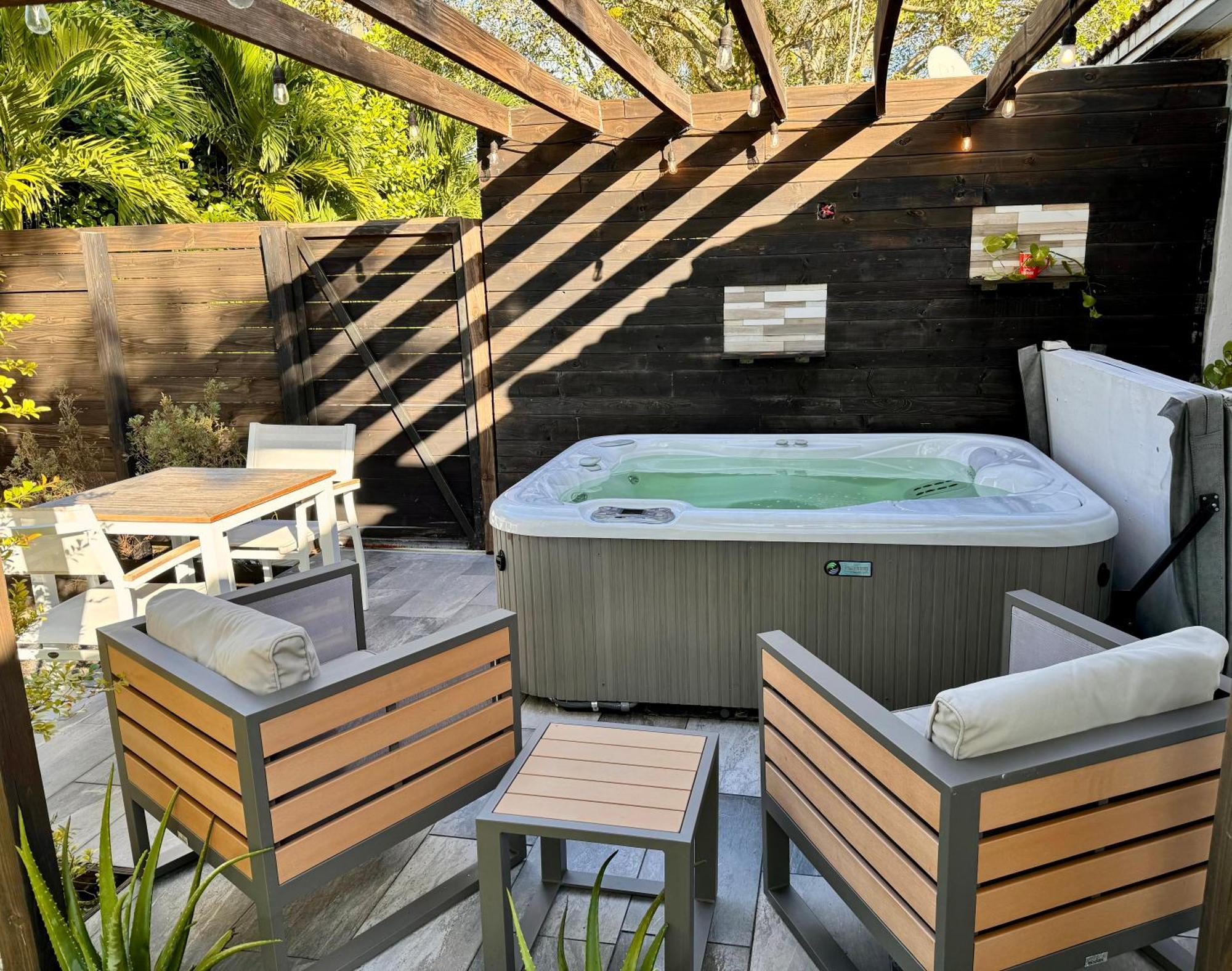 Hot Tub House On Golf Course! 10 Mins To The Beach Miami Eksteriør bilde