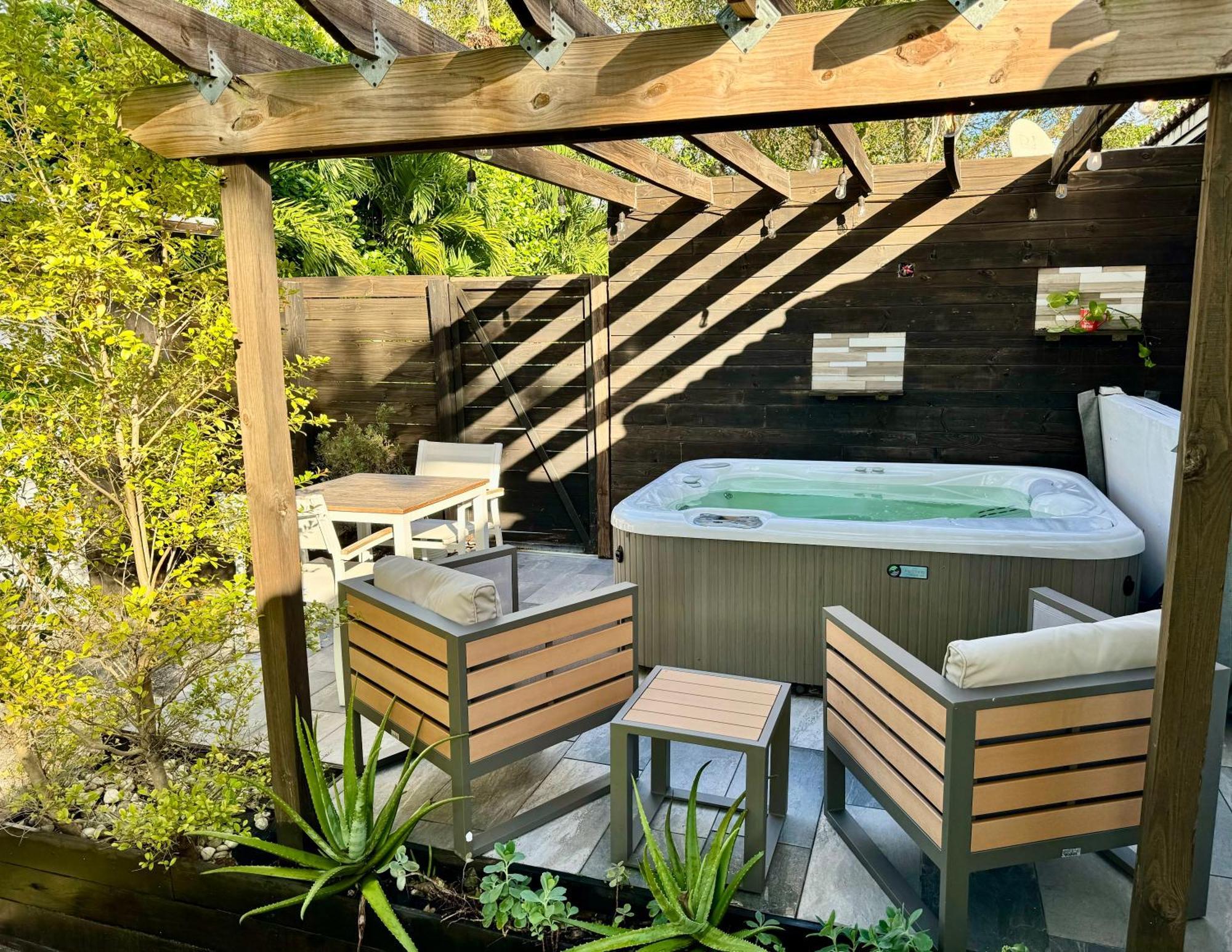 Hot Tub House On Golf Course! 10 Mins To The Beach Miami Eksteriør bilde